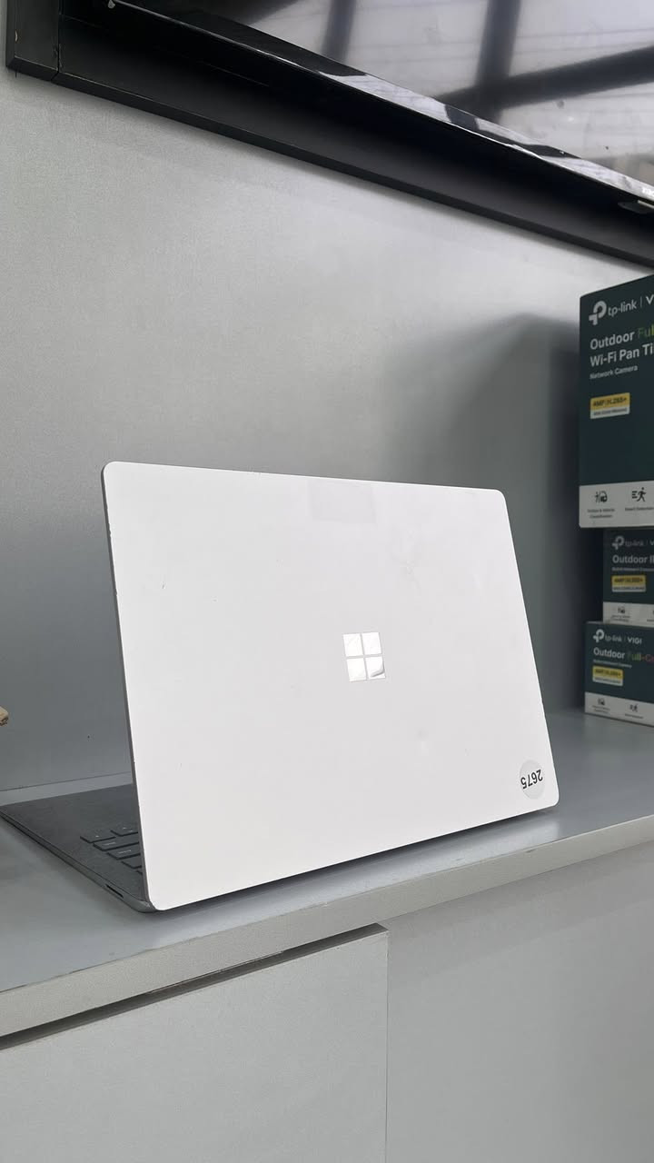 Surface laptob 3
Ci 5 - 1035G7

Ram 8GB DDR4

Ssd 256 m.2

كارت شاشة داخلي 4GB

السعر ٣٥٠ الف

***********
