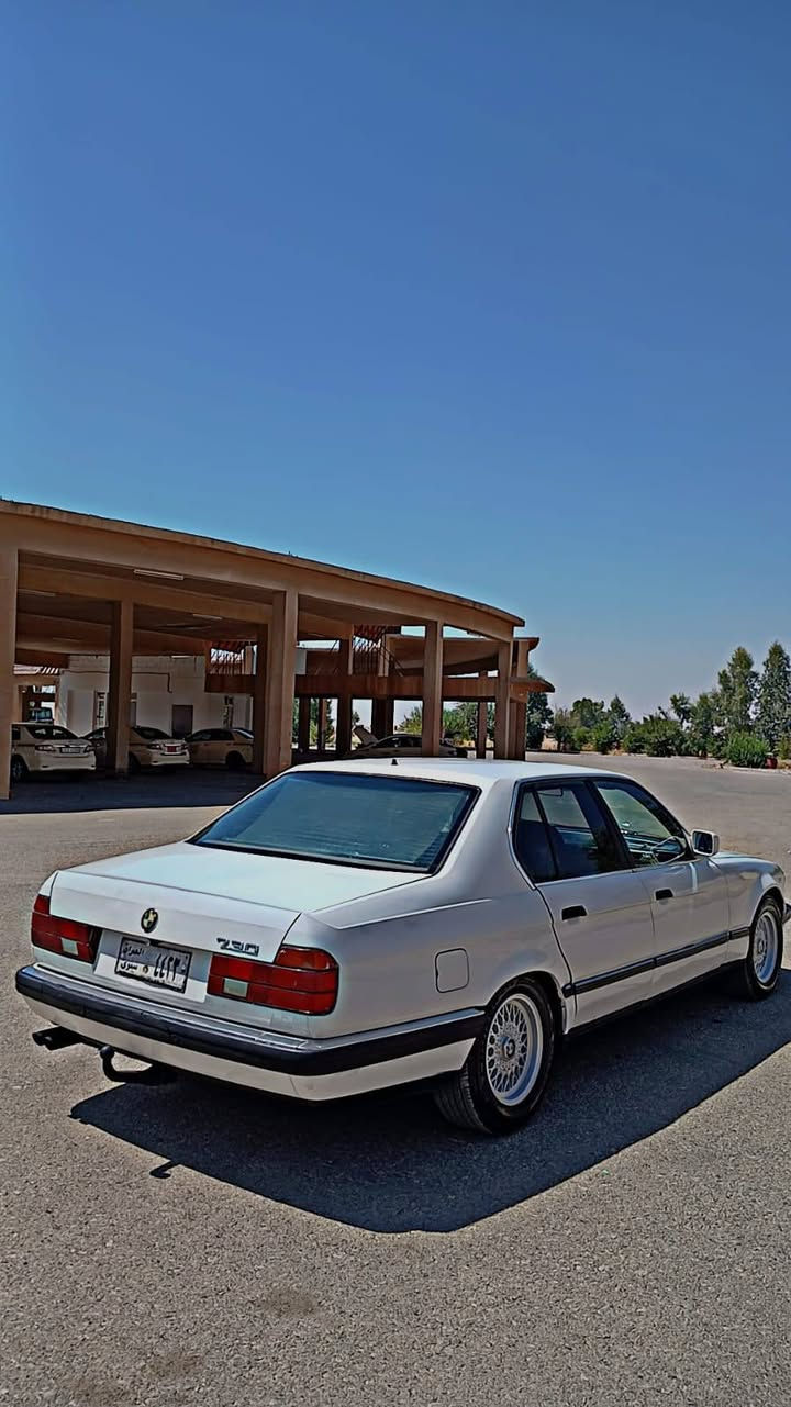 ماشاء الله له ماڵی هەموو لایەک
🦅BMW/1992/730 فەلە🦅
ئارم پلاستیک دهوکە ئاڕمو ئەوەلیات بەشەرت 
4پارچە بۆیاغ  ماباقی بۆیاغی نییە‌
شتی جوان و راقی لۆک لۆک 
دەحەمی پێشو دواوەی لۆک 
تەبرید بەشەرت بەس غازی تیانیە🥶
گەرمی بەشەرت😰
 دەحمو لێدراو موسو بڕاوە بەشەرت گێچی بەنزینو ناو گێچی کامل ئیش دەکا بەشەرت     
کارەبای بەشەرت پێشو پشتی بەشەرت دەبلو دارو بەردی بەشەرت هەتا بڵیی نەرمو خؤشە /هەیکەلیکی هەتا بڵیی جوانو رێکی هەیە وەک شریکەیە
  گێرو مەکینە بەشەرتی ١٠٠ فیتەر  دوکەڵو بوخار بەشەرت  زۆر بەقوەتە تؤماتیک  مەزبوت ئؤفەری ژێر لاق مازبوت بەنزین زۆر کەم دەخوا /کامل سێرفز کراوە/پلاک نۆزڵ مەسفی فیت پەمپ ڕۆنی گێڕو مەکینەو ئەکسلی تازەیە ئیفرۆی مەزبوتە  ناوی لە دەرئ جوانترە 
سەیارەکە پێویست بە وەسف ناکا 
دەحامی بۆ دەحامی بەشەرت لە رەسمەکان جوانتر نەبو هەقی رێگات حایدی من لە ماڵەکەی خۆم بئ منەتم 
هەمو شتێکم بە وازحی بۆ نوسیوی مشتەری وەرە چات لەخزمەت دام
بۆ زانیاری زیاتر*********** فایبەر 
وەتسئەپ
شوێن .کۆیە
