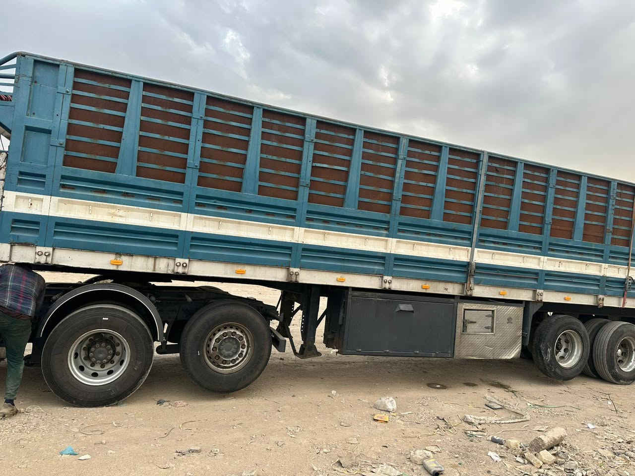 سلام عليكم  عربانه البيع طول 13و60
رتفاع صفاح 190صافي دناكير 14 صيني شاصي 16 علوان ابو غريب اني مكلف بل نشر *********** سعد الرعد
