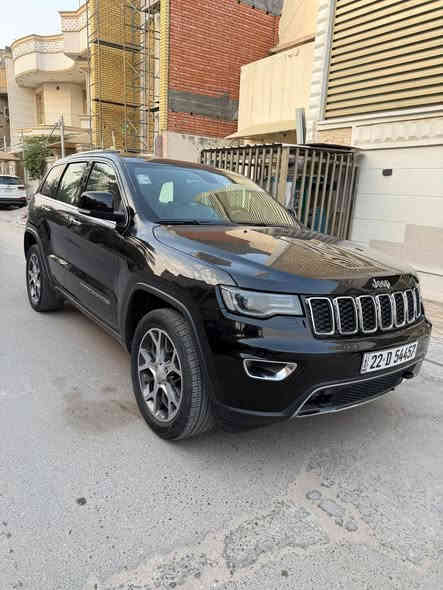 السلام عليكم 
جيب. كراند شيروكي لمتدد 
2019 وكاله هارلم 
مكينه v6 
رقم سنويه جديد 
ماشيه 36000 KM
كلين مكفوله عدى طلقه بلتكمه الوره منافذه
سلايت / كشنات كهرباء 
مواصفات جيب معروفه 
سياره جاهزه بدون نقص. 
السعر 295$ بيها مجال بسيط. 
عنوان سياره بغداد / جميله شارع خيرالله 
 ***********

