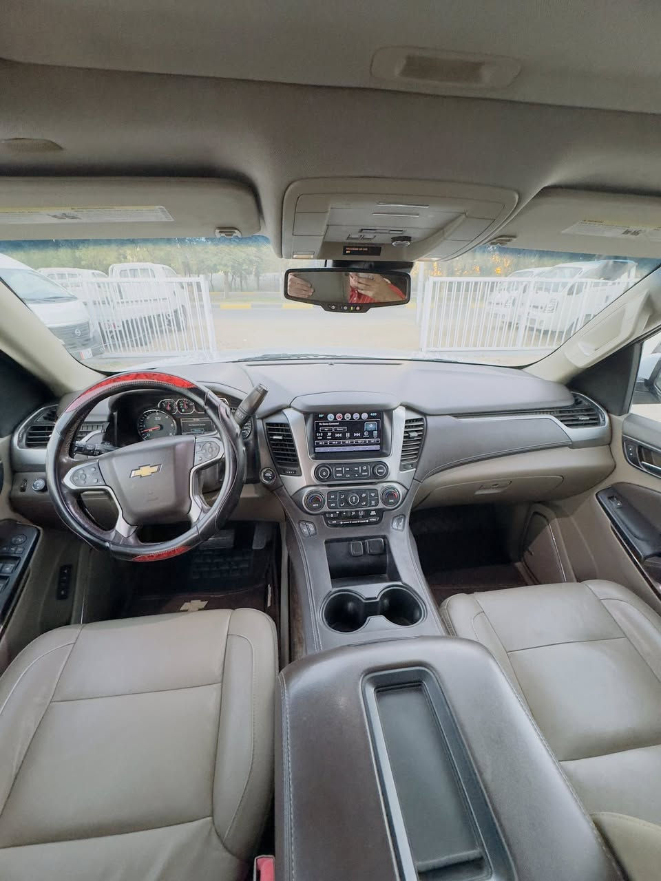 سلام عليكم
تاهو موديل 2018 

مواصفات LT

رقم بغداد 

ضرر ثلاث قطع فقط بدون دواخل 

سياره باسمي تحويل ثاني يوم 

لرقم هاتف ***********
