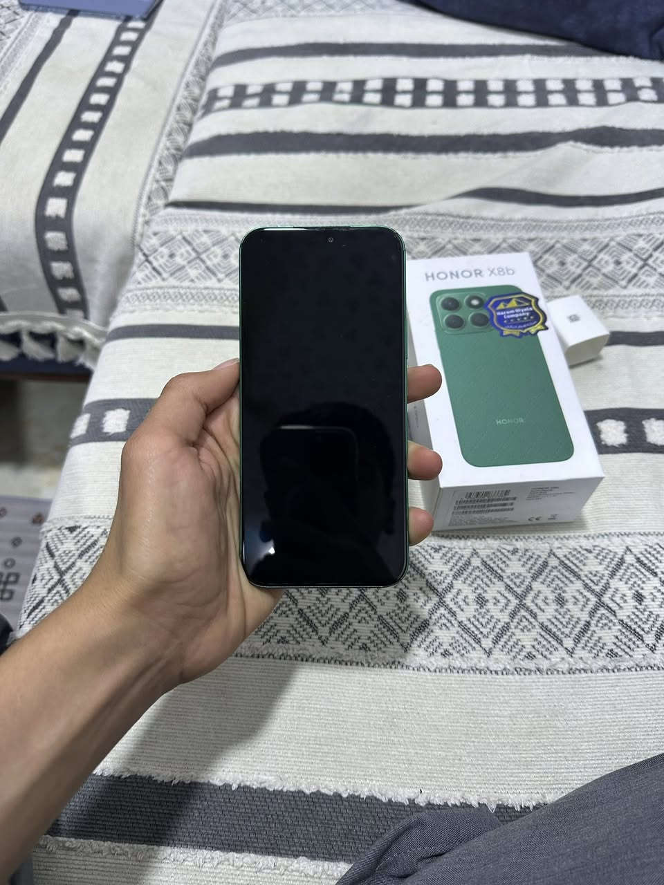 سلام عليكم 
متاح جهاز هونر x8bجهاز جديد  مع كارتونته
ملاحظه كسر تحت كامره مامثر عليا السعر١٧٥الف ***********بعقوبه تحرير
