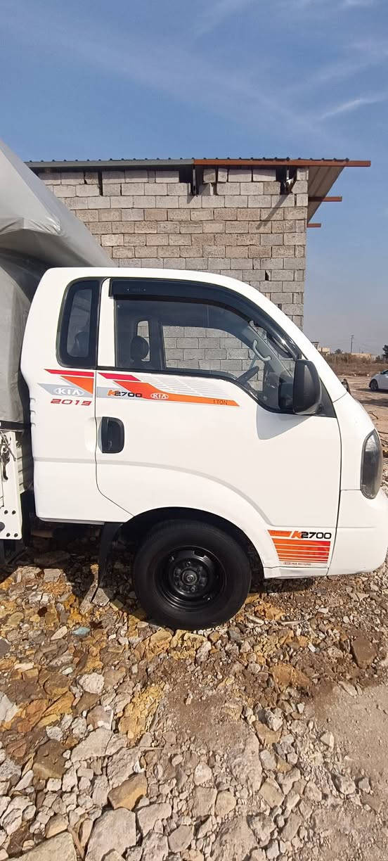 كيا موديل 16 غير مكفوله يعني بيها ملاحظات
تخم ،تاير، باتري ،صدر، بريكات، بور ،شاصي ،رقم شاصي، غرفه كله كله كامل بيه تبخير توه بادي 
رقم بغداد بسمي تحويل مباشر 
العوان بغداد,,,  معروضه 115 
***********
