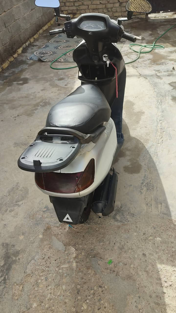 دراجه سبيسي ياباني كفرات اصليه ابو الختم كابريتر اصليه قفل جنطة قفل ستيرن كهربايات كله شغال كل نقص مابيه مكاني كوت حي جهاد ***********
