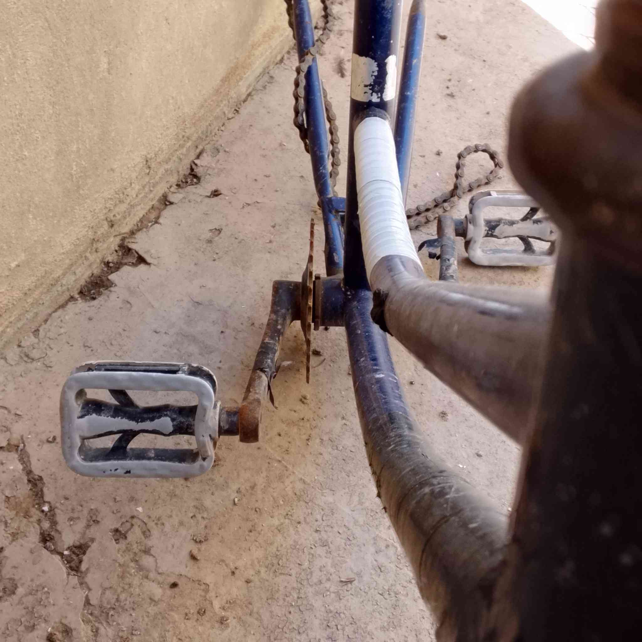 السلام عليكم اخوان لشه مال بايسكل حجم 26 نضيف كل شيء ما بيها السعر15
المكان تكريت القادسيه 👍 
رقم الهاتف ***********وبي واتساب
