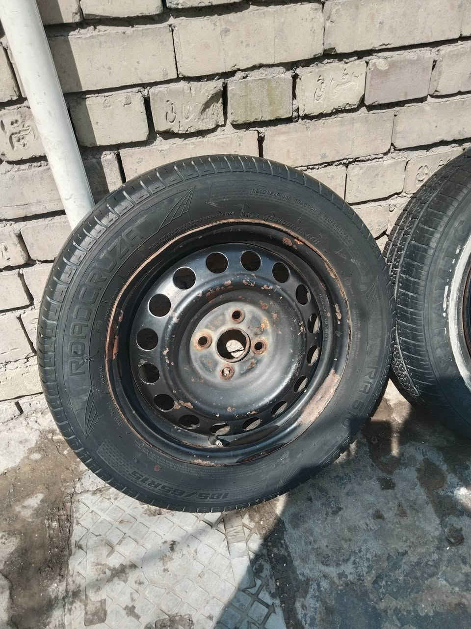 السلام عليكم وياله وتايرات للبيع مال بي واي دي حجم 15 تايرات نص عمر ب100 الف مكاني بغداد زعفرانيه أستفسار ***********
