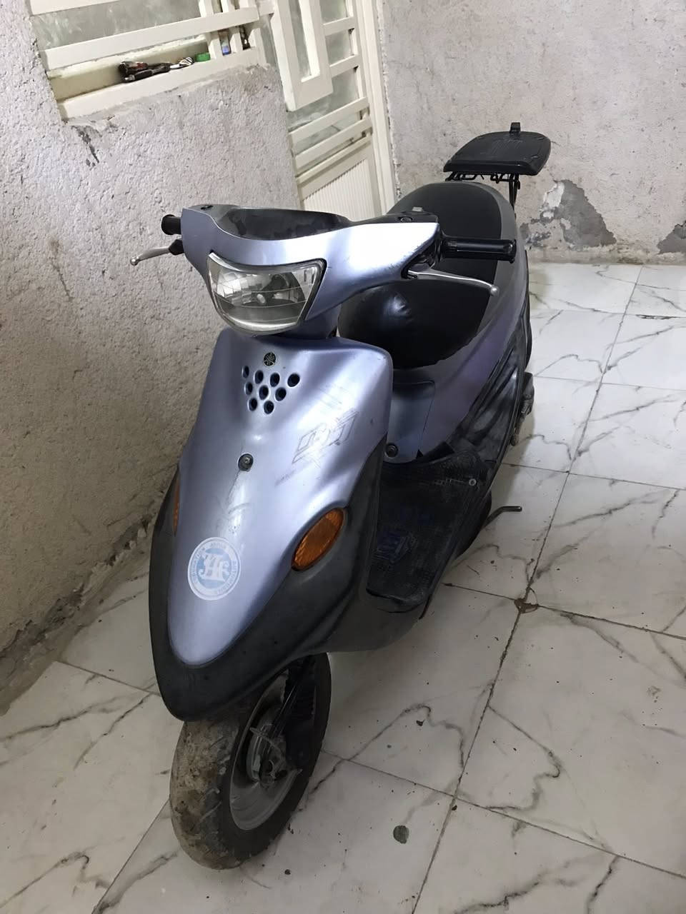 سلام عليكم دراجة BG(بيجي)للبيع الدراجة مجفته مرة وحده كاملة مكملة كلشي شغال بيهه نقصه بس التريشة اليمنى (الصفاحية) وبيهه وصل شراء السعر (400)راسلني او رقمي ***********
