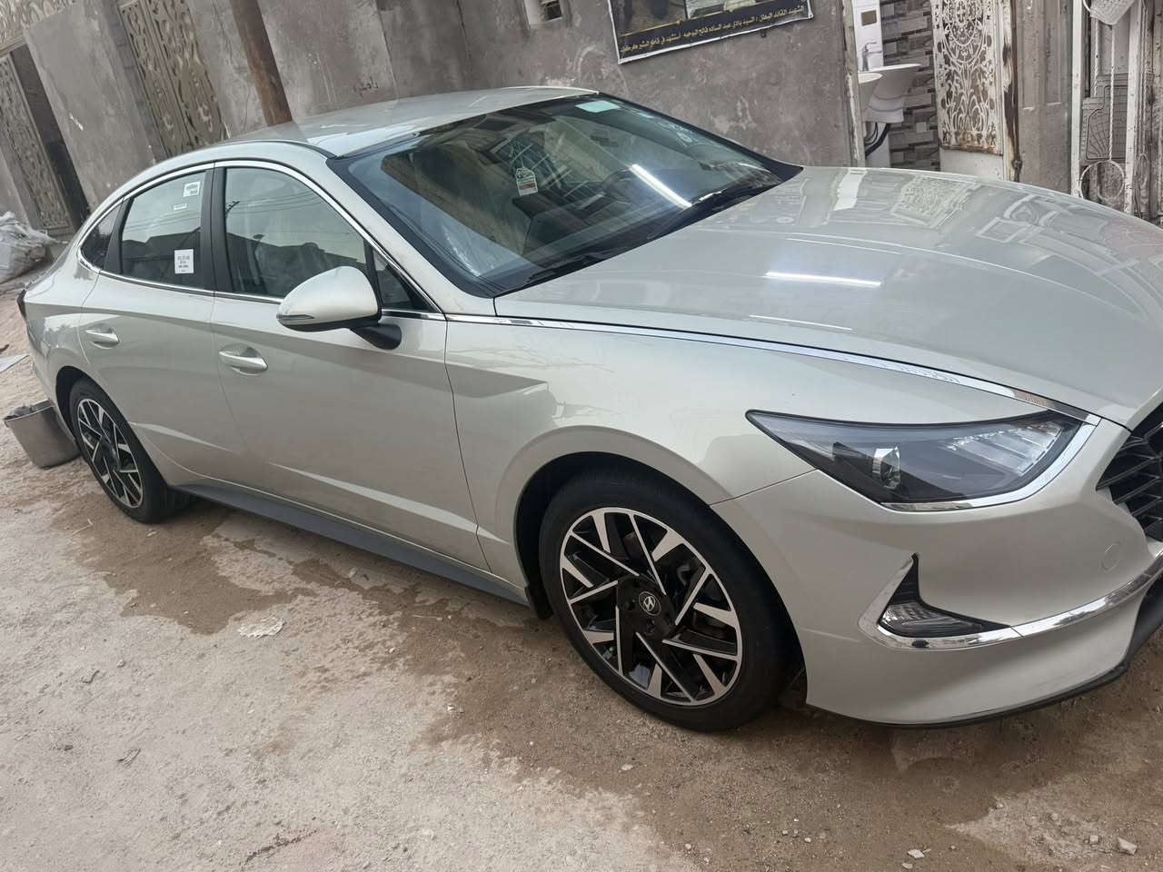 السلام عليكم 

سوناتا مديل 2022رقم سليمانيه تريد وكاله او تحويل

ماشيا37الف كم السياره بعدها جديده بوضع الشركه

السياره كفاله بيها فقط بارد خفيف بهلال الجاملغ خلف السائق وبيها طخه خفيفه بالباب صفحه السائق وشوف العين احلا  

نص فول 

مكينهmbi2.5

امرايات شفط وكهرباء

تبريد خلفي 

كروز مثبت السرعه 

حساس خلفي 

شفتات ستيرن

كامره امامي خلفي 

دواخل لونين 

للتواصل ***********

علما مكان السياره بصره الزبير
