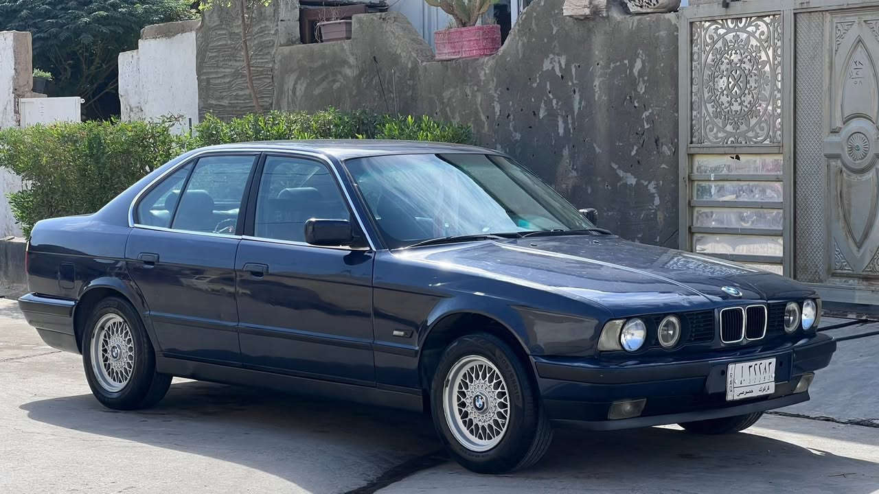 بی ٲم 525 مودیل 1992 سیارە کیر توماتیك محرك كبس كیرو موحرك بشرط ولا سرف ولا بوخار 4جام کهرباي کوشن جلد تەبرید سلج🥶 بشرط رقمو سنویة جدید لحد 2028 سنوي بسمي بشرط تحویل و سیارة بلاد شغال مصبوغ عام لجمالية و كوبون بنزین بیها  سعر 57 مجال بسیط بسط رقم *********** كركوك, العراق
