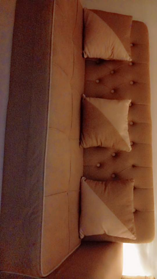 تخم جديد للبيع مستعمل اقل الشهر 
جديد جدا جدا 

لتواصل على وتساب ***********
