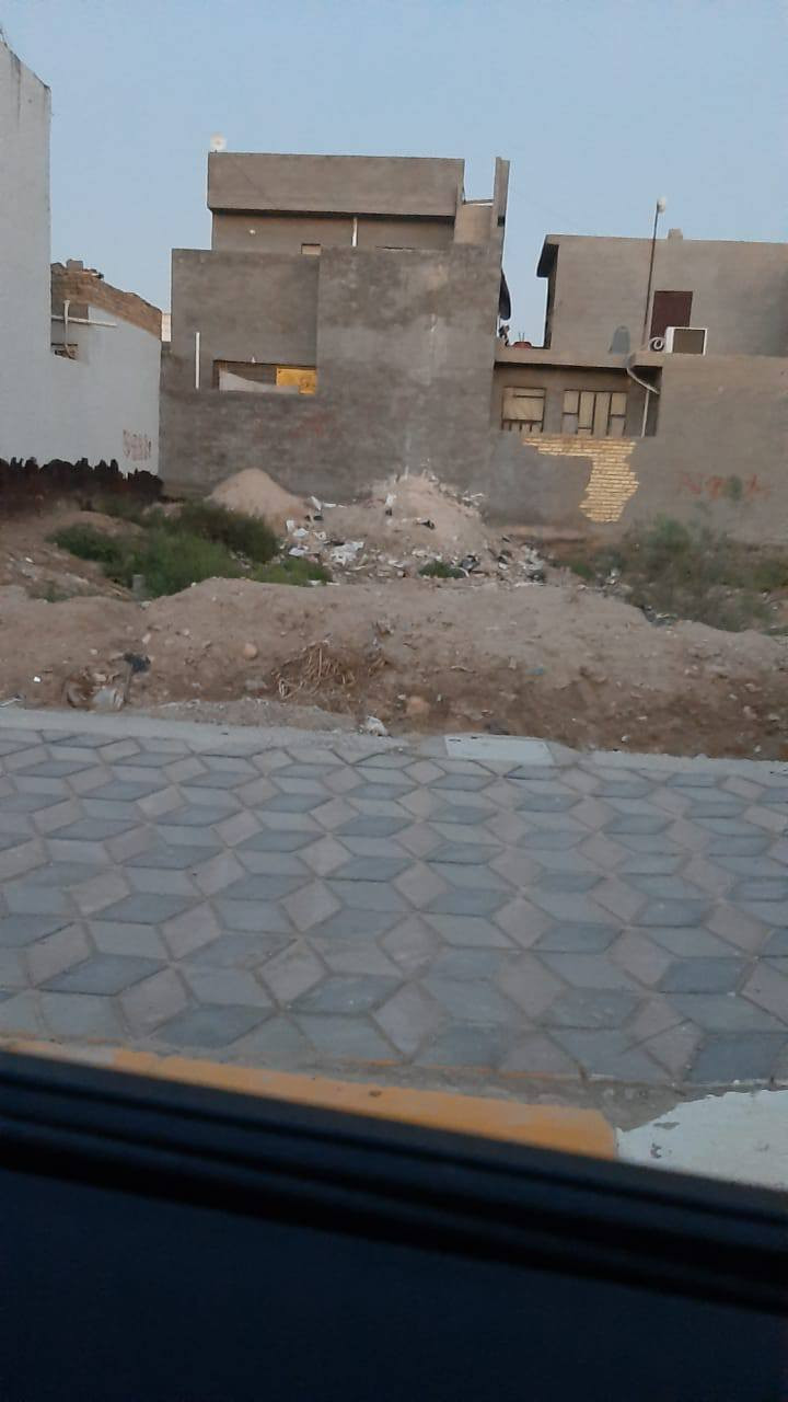 للبيع قطعة أرض طابو صرف حي الكرار مجاور المدرسة الحديديه كامل الخدمات (ماء+كهرباء+مجاري)
المساحة (٣٠٠)متر الوجه(١٥)متر النزال (٢٠)
للاستفسار مراجعة مكتب (بصمة اعمار للعقار)
واسط ـ الزبيديه -مجاور اسواق بيت عزيز ذياب 
او الاتصال 
***********
***********
***********
