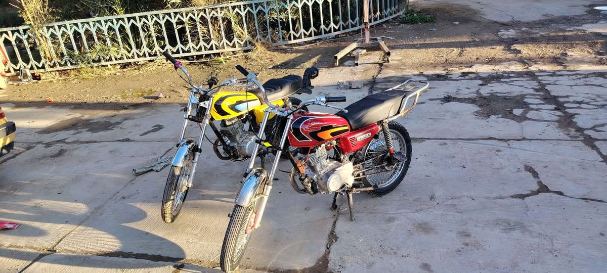 السلام عليكم
الصفره تايكر مديل 22 
الحمره تايكر مديل 20 
الدراجات كاملات
سعرهن 800 
مكاني بغداد المدائن بسمايه
***********
