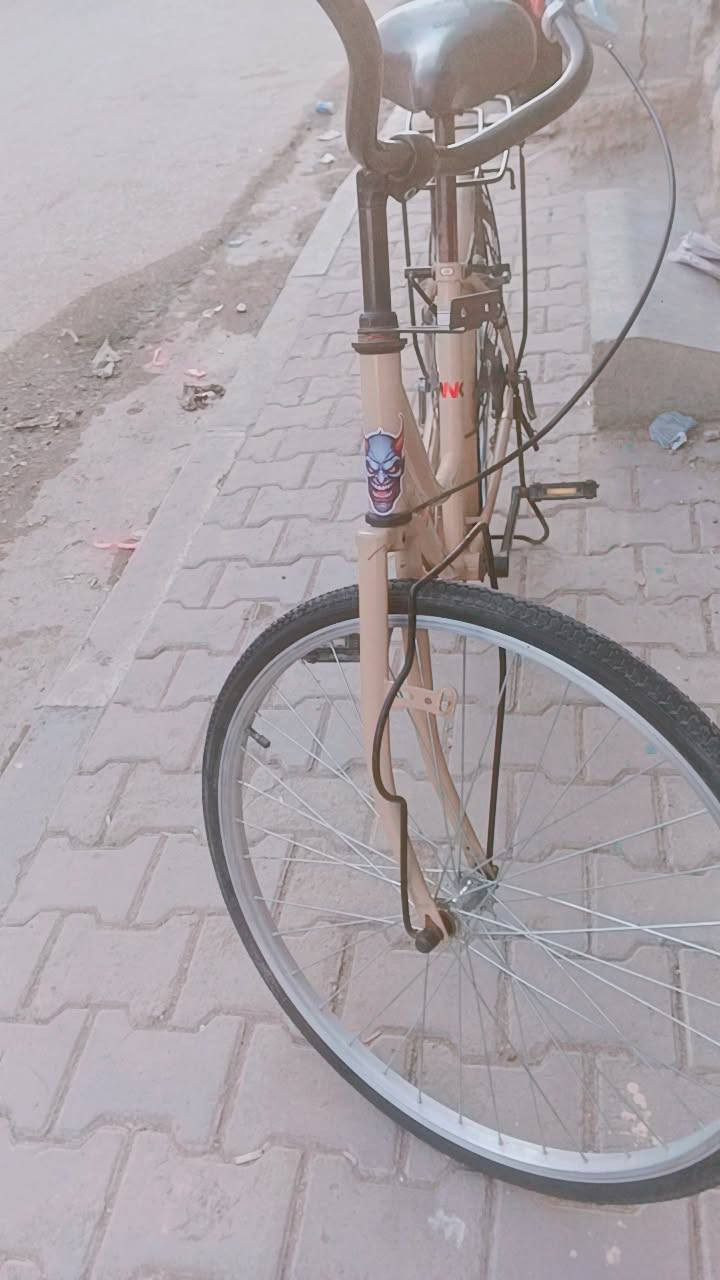 السلام عليكم شباب هذا الباسكيل للبيع شفته نظيف موديل 2022/8 مكاني كربلاء حي غدير رقمف***********
يجي لك خاص واتساب يريد يشتري
