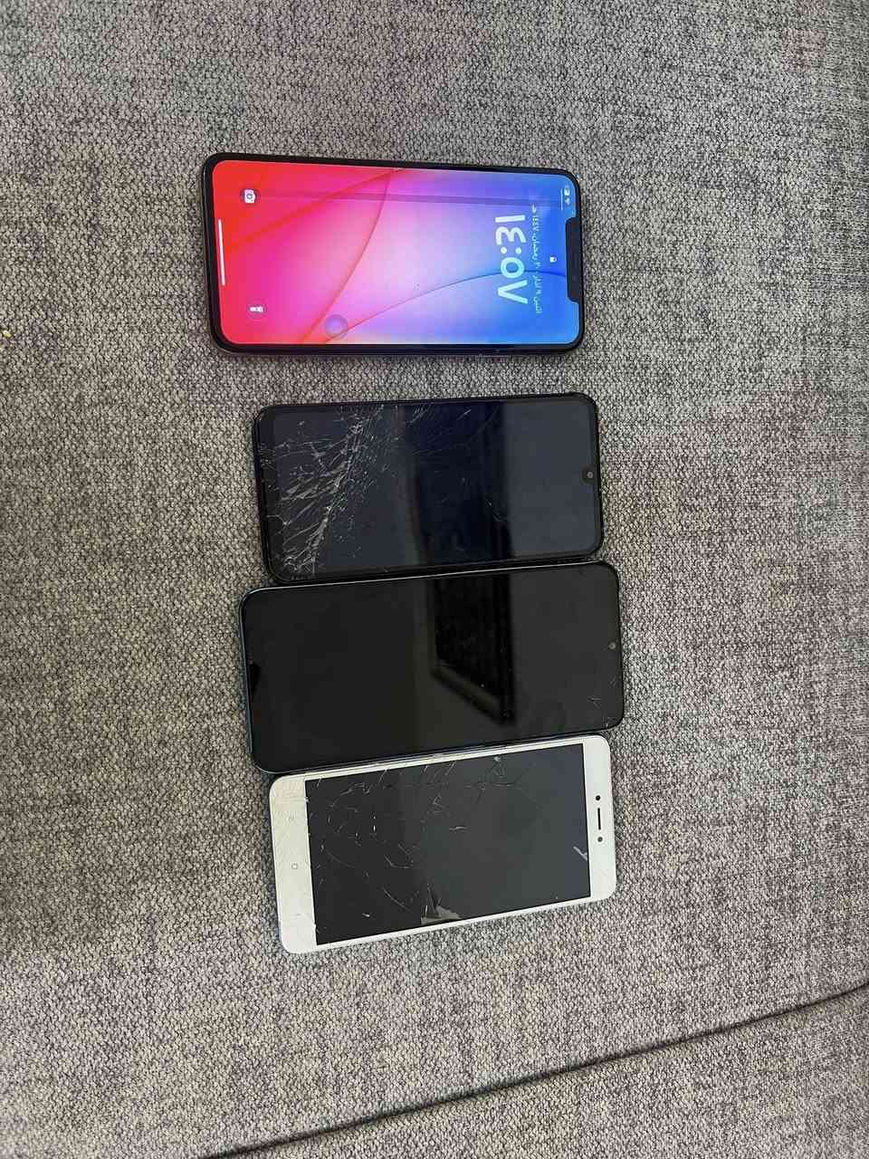 السلام عليكم ايفون اكس ماكس مبدا شاشه وبطاريه 100وسيم كارت ميشتغل و3موبيلات ريدمي يردلهم شاشا 
كلهن 150ابيعهم العنوان الحسينيه 
*********** واتساب
