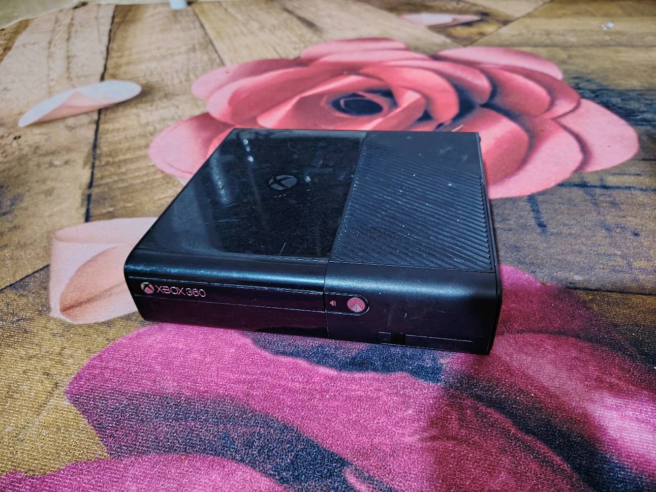 سلام عليكم
Xbox 360 مستعجل علة بيعتة ويا كامل ملحقاتة وويا يدتين وابد ما مفتوح ومحافضين علي مكاني ميسان حي المعلمين الجديد
السعر 110 وبي مجال للطيبين