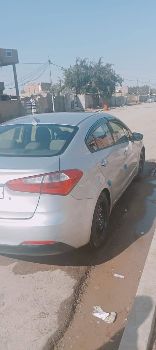 فورتي موديل 15 وارد امريكي مكينه الفين سياره جاهزه سعر شده و5 تصل وتددلل باقي تفاصيل مال محتاج بيع مستعجل  رقم سياره بغداد رقم ‏‪***********‬‏ تصال
