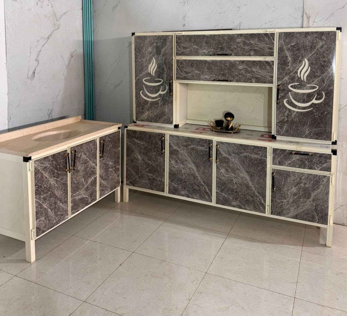 سلام عليكم متوفر كاونترات الخشب والألمنيوم عليك فقط مراسلتنا عبر الواتساب وسيتم الرد خلال ثواني 
wa.me/***********

او صفحه تليكرام t.me /smaa99am
