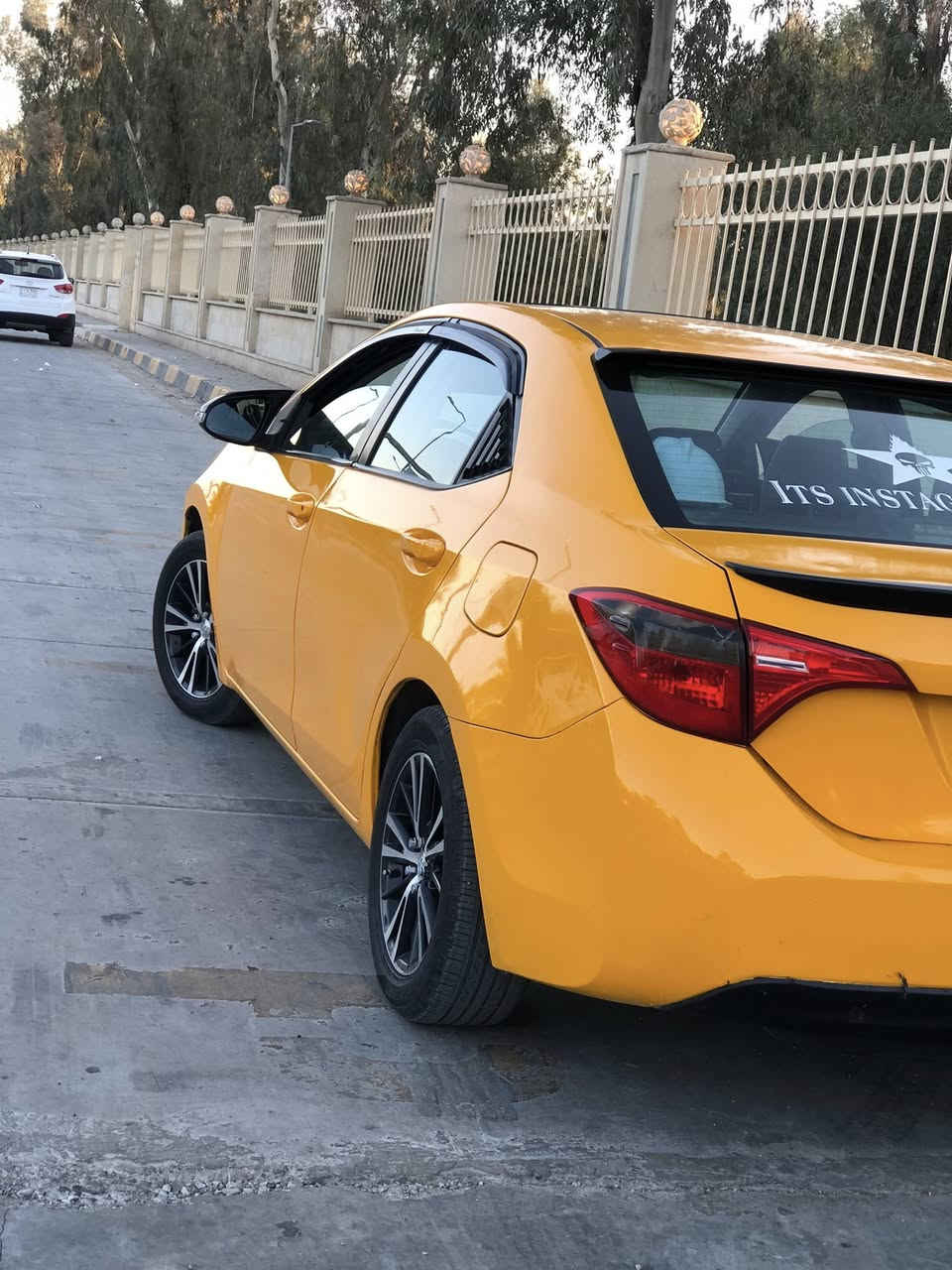 السلام عليكم تيوتا كورلا 2014محدث 2018
سيارة فول ما عدة البصمة 

محرك وكير شرط 

محرك حجم 18

طخم تاير جديد

سيارة رقم بغداد مشروع وطني تتحول من الموصل 

ضررها جاملغ الامامي
وبيها ملاحضات

سعرها 130 وبيها مجال 

موقع السيارة بل موصل

للاستفسارة التواصل على رقم الهاتف

 ***********

‭٠٧٧٧ ٨١٨ ٣٠٠٣‬
