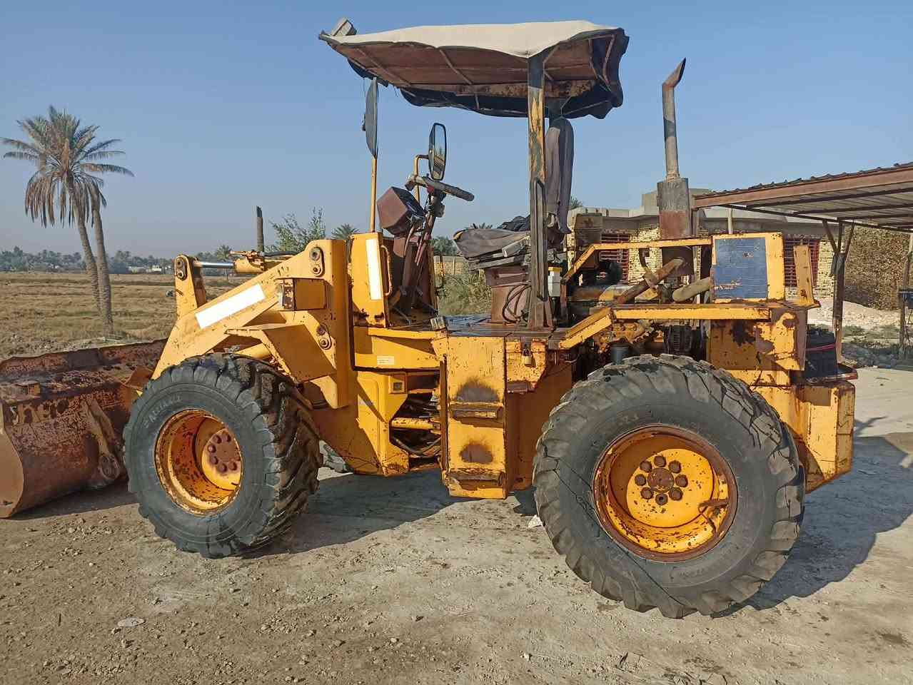 السلام عليكم 
شفل كوميكو للبيع حجم 40
جاهز للعمل تايرات جديده 
محرك نيسان 110
اربعه اسلندر 
موديل 91 رقم نجف 
السعر 110 
للاتصال 
***********
