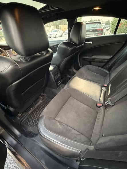 جارجر RT  محرك 5700
موديل 2020 رقم بغداد 
ماشيه 53M
فوول مواصفات 
فتحه 
شاشه كبيره كار بلي 
تبريد تدفئة بالكشنات 
كشن خلفي تدفئة 
كشنات كهرباء 
خزن وضعيات جلوس
ردارات جانبيه 
مري تعتيم رويه 
سياره كلش جديده ما عايزه شي 
كير محرك تبريد شرط
مراوس فقط 
حادث : فقط جاملغ مبدل اصلي  وبنيد بدون حادث نفسه راجع بس فاتحي يعني قطعه وحده بيها  
***********
