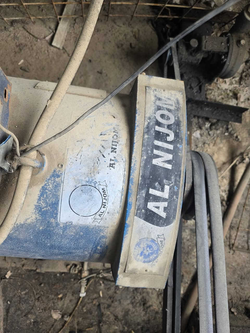 للبيع مولد ابو16 كامل ملحقات سلف دينما باتري جهاز اطفاء ذاتي السعر 2 مليون قفل عنوان الشوملي 12كيفي ***********
