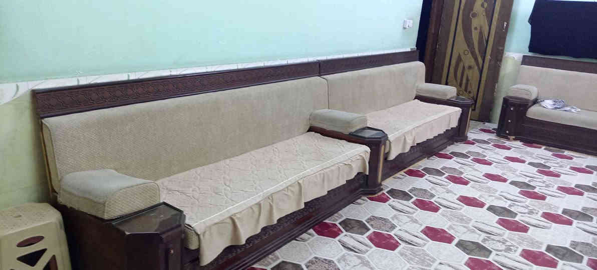 تخم قنفات للبيع كويتي خشب صاج متانه وقوه فول قماش قديفه الخشن  نضيف ديوان  مساحه 8.5 *3.5 تخم جاهز   بي تلحيضات بسيطه السعر 600  وبيه مجال للشراي للاستفسار *********** موجود واتساب واتصال البصرة, العراق
