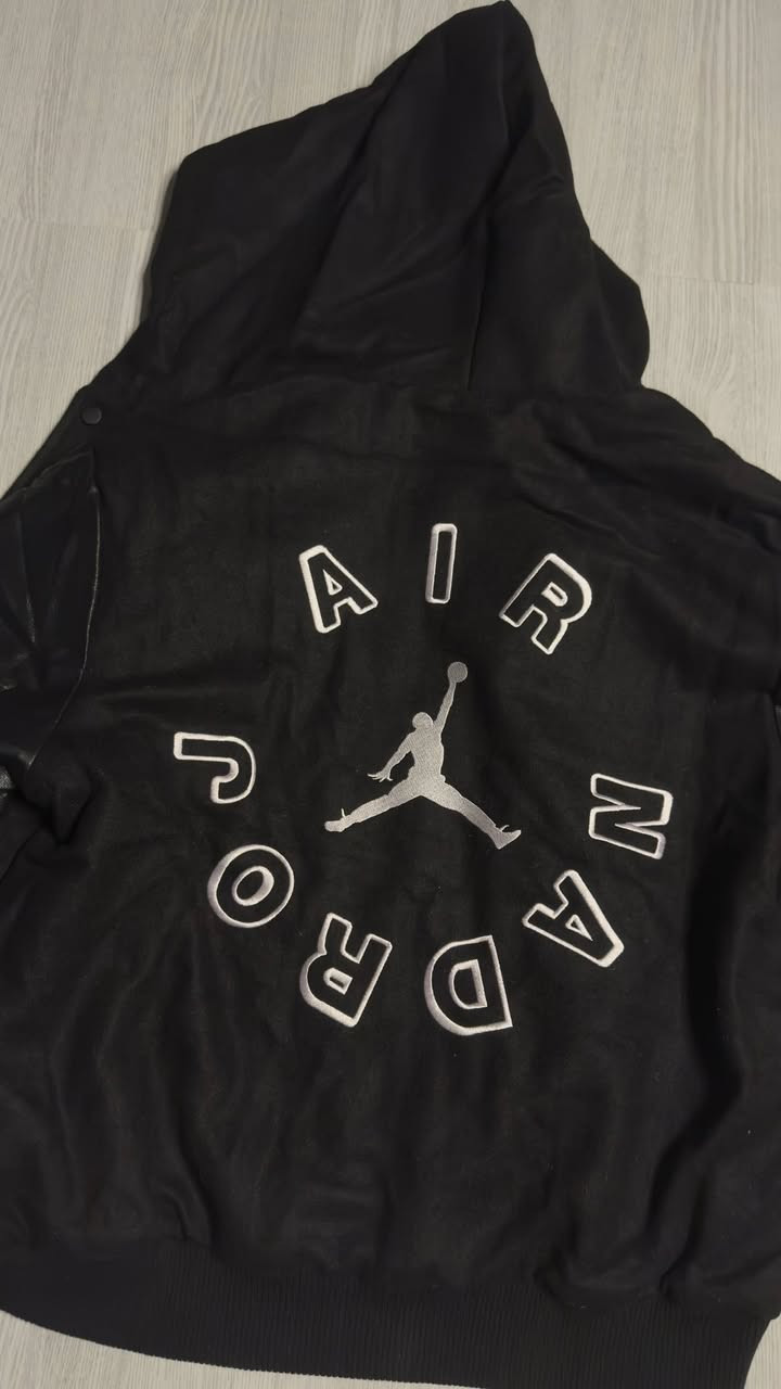 Air Jordan
قطعه جديده كوبي ماستر اعلى كوالتي
قياس xl 

بعدها بالليبل

نظافتها 100%

سعرها ب 25 الف


**إذا كنت صاحب هذا الإعلان وتريد حذفه لأي سبب، رجاءا أرسل رسالة إلى الدعم الفني**