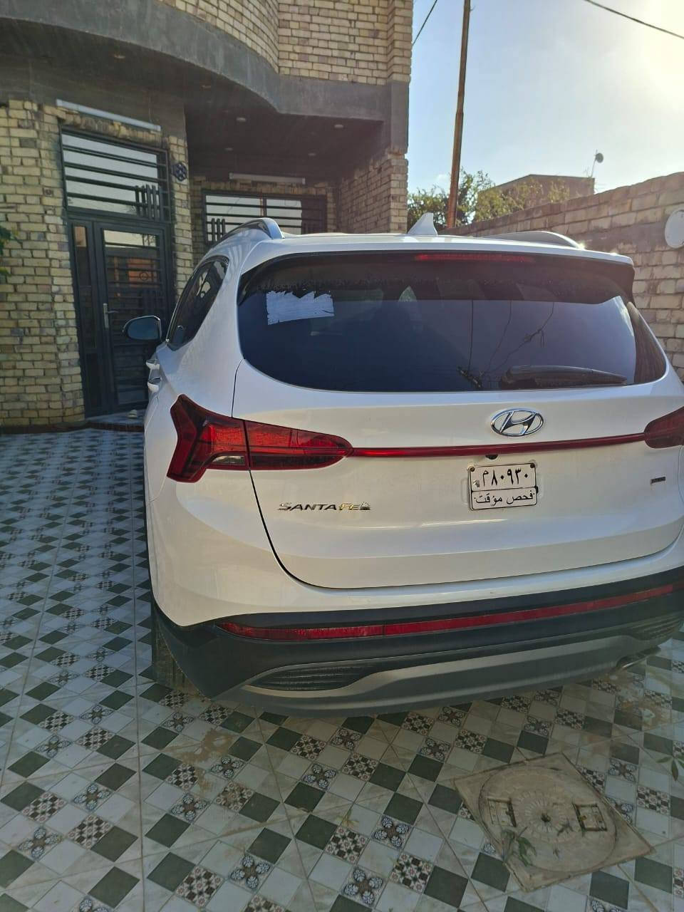 هيونداي سنتافي 2023 

 حادثها  جاملع امامي جهه الراكب وبارد بالباب الخلفي
بدون ايرباك 
 
ماشية : 50 الف كيلو 

المواصفات :
محركها 2500 " 
  
 تشغيل بصمة +بصمات ابواب
_كامرات 
 حساسات و رادرات  
رادار امامي خلفي توقف ذاتي رادار جانبي تنبيه و نقاط عمياء
شاشة كبيرة  
مع نظام شحن وايرلس للهاتف + كار بلي 
 اربع انظمة قيادة (سبورت ،كومفورت ، ثلجي ، سمارت)
هاند بريك بصمة 
تخم تاير جديده
كير + محرك مكفول
  
علماً أن السياره بدون رقم
تترقم جميع المحافظات

العنوان /؛ذي قار _ قضاء النصر

السعر / 220 وبيها مجال بسيط

السياره نظيفه جداً واحلى من الصور ع وضع الشركه استخدام شخصي

رقم الهاتف/ ***********
