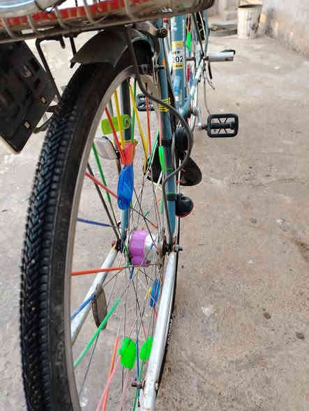 سلام عليكم ورحمة الله وبركاته من رخصت البكروب بايسكل بناتي للبيع حجم 27 بيسكل باله مو تجاري مثل ماواضح مدامك بصوره *********** عنواني بغداد جسر ديالى
