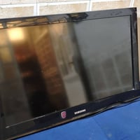 شاشات سامسونج • ٣٢ بوصة • عدد ٢