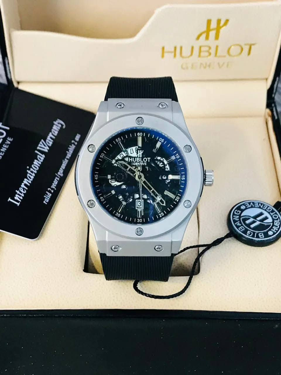 💥اجمل وارقى الماركات للساعات الرجاليه الاصلية💯✔
🎁 ساعات كلاسك . رسمي . سبورت 🎁
   ( ماكنة + بطارية اصلية )
ساعات راقية جداً ✅ 
بطارية طويلة العمر ✅
سير جلد وحديد درجة اولى ✅
طلاء ثابت ✅
منبه⏰
مقاومة للماء ✅
دبل تايم✅
........
25 الف دينار ..... متوفر توصيل
........
👍يتوفر لدينا العديد من الماركات وبأنسب الاسعار👍
🎁لمزيد من المعلومات راسل صفحة مكتب رعد البيار🎁
......
رمادي شارع التجنيد 🚦🚥🚦 خلف مستشفى الصفوة
قرب تقاطع الصياغ او قرب جامع الحاج كسار
☎️***********☎️
☎️***********☎️
