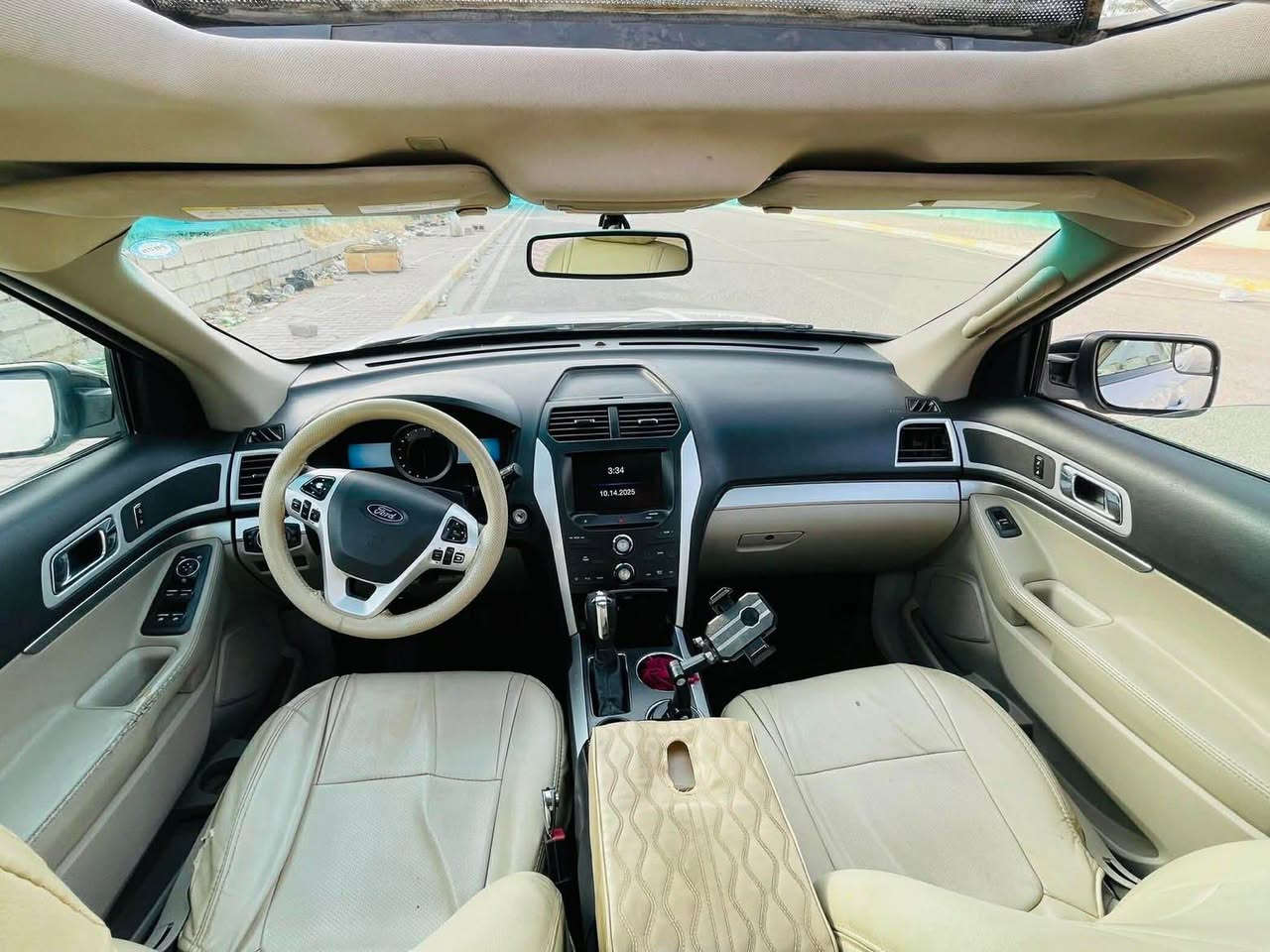 Ford explorer 2011 sel 
سەیارەکە بێ بۆیاخە فول مواسەفاتە هەمو گیانی بە شەرت 
دەبڵ ئەکسل نیە
***********￼ السليمانية, العراق
