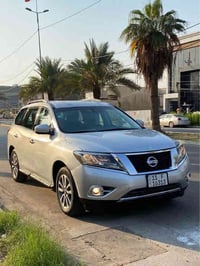 للبيع نيسان باثفندر 2013 مواصفات SV وارد  امريكي حادث سطحي جاملغ وبنيد...