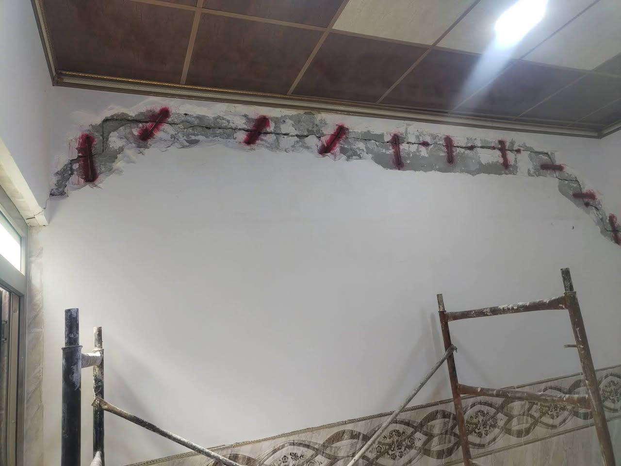 تعبت من شقوق الجدران التي تشوه منظر البيت لاتشيل هم
احنا نرجع الحائط مثل اول واحسن بخبرة وكفاءة عاليةبااستخدام افضل المواد والمعجون المخصص نعالج الفطر والشرك من الجذور ونرجعلك الجدار ناعم وانيق وجديد
✅دقه بالمواعيد 
✅نظافه واحتراف
✅ضمان بالشغل
باادارة عماد ال احمد تصليح ومعالجه كافه الدور من الدوس والفطر والشرك
استفسار اكثر اتصال 👇
***********
***********واتساب
