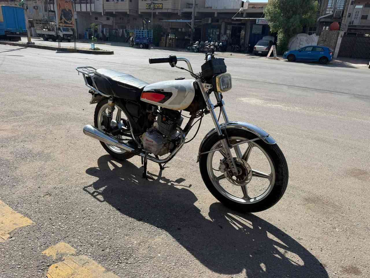 دراجه للبيع 5 كير نظيفه نقص فقط باتري السعر ٢٢٥ الف مكاني بغداد الحريه رقم ***********
