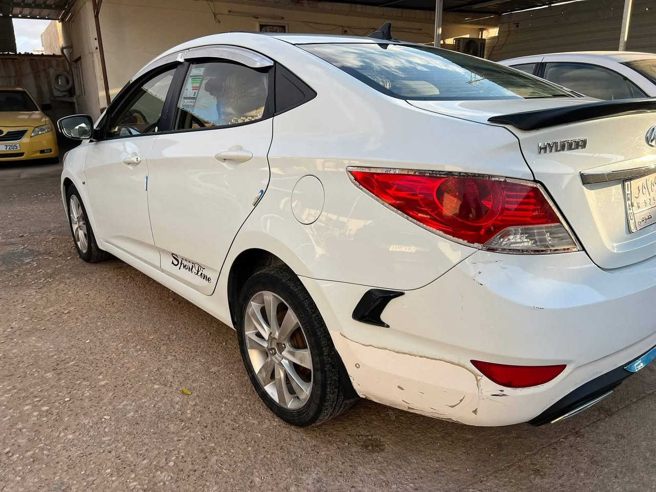 السلام عليكم هونداي اكسنت موديل ٢٠١٢ مكفوله خليجي فول مواصفات للبيع رقم انبار باسمي السعر ١٠٥ مكان السياره حديثه ***********
