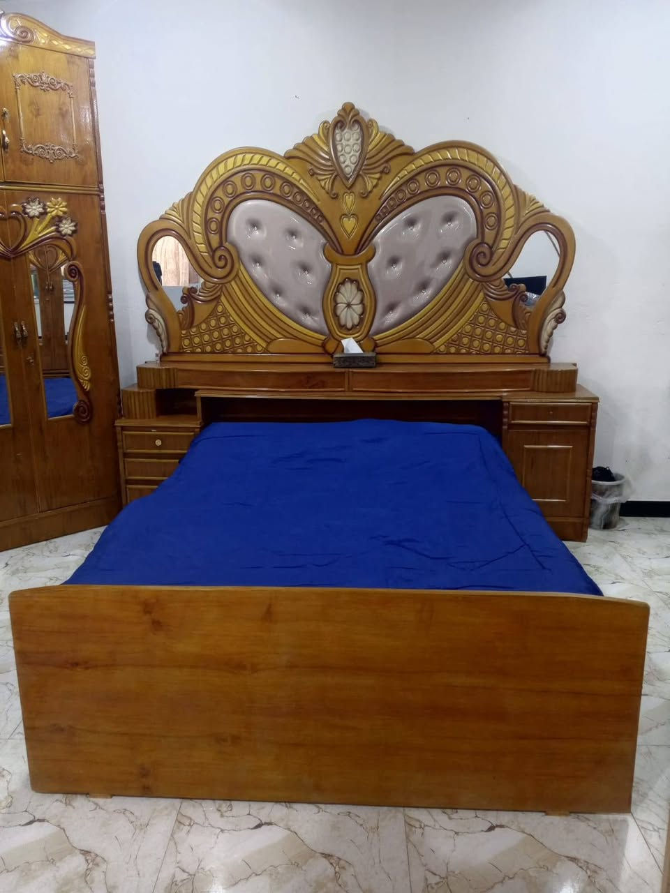 السلام عليكم غرفه نوم للبيع نظيفه جدا سعرها 950 مكاني بهرز استفسار على هذا الرقم ***********مكاني

