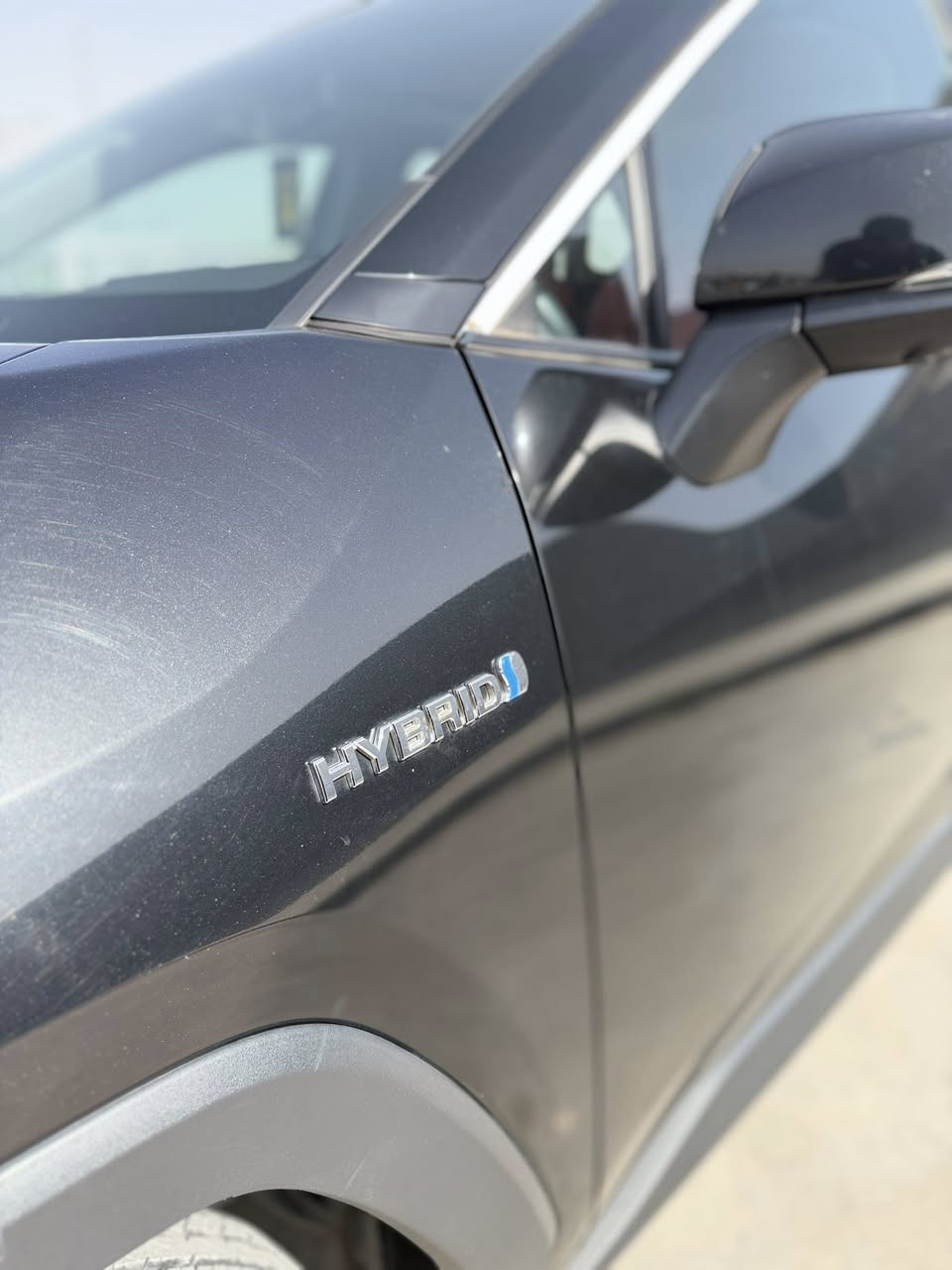 السلام عليكم ورحمة الله
راف فور تويوتا هايبرد لون اسود ماشيه 38,000 الف
فوول مواصفات السياره / شخط بلجاملغ الامامي الايمن موضح بلصور بسيط 👍🏽 

مواصفات السياره :- 

بصمة 
شاشة 
تحكمات ستيرن 
كراسي 2 كهرباء 
داخل احمر 
بنوراما 
كشنات تدفئه 
سايد بريك دكمه 
اوتو هولد 
شاحن وايرليس 
SPORT - ECO - NORMAL 
بانزين + كهرباء 
سعر السياره :- 23,500$
مكان السيارة:- 
بغداد البلديات 
***********
