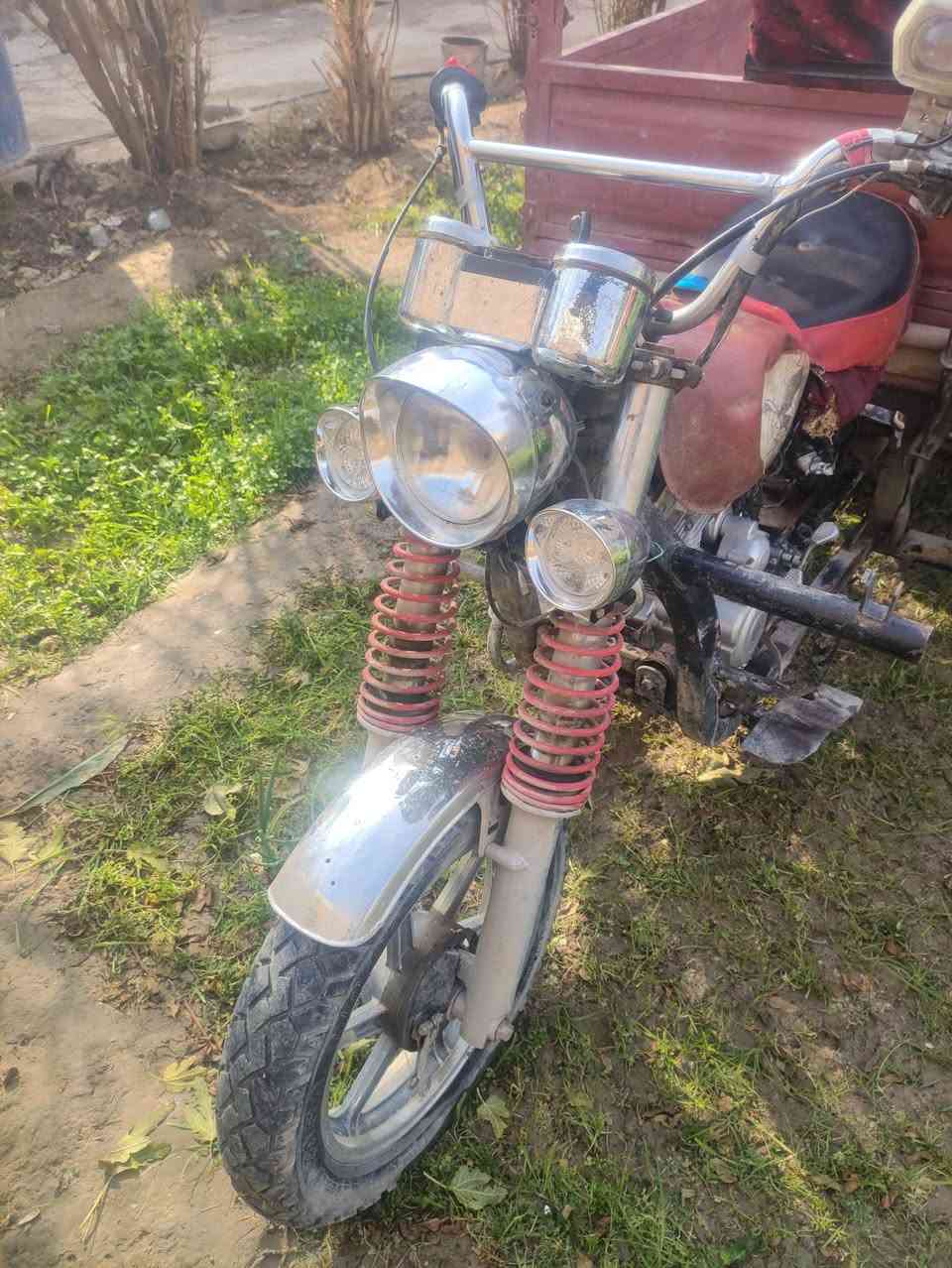 ستوته للبيع مديل 2010رقم وسنويه اسود شاصي مكفول مال واحد يشتغل بيه عل باب الله مكينه 23 الشراي يتصل عل رقم بي واتساب *********** السعر 750وبيه مجال 🤍
