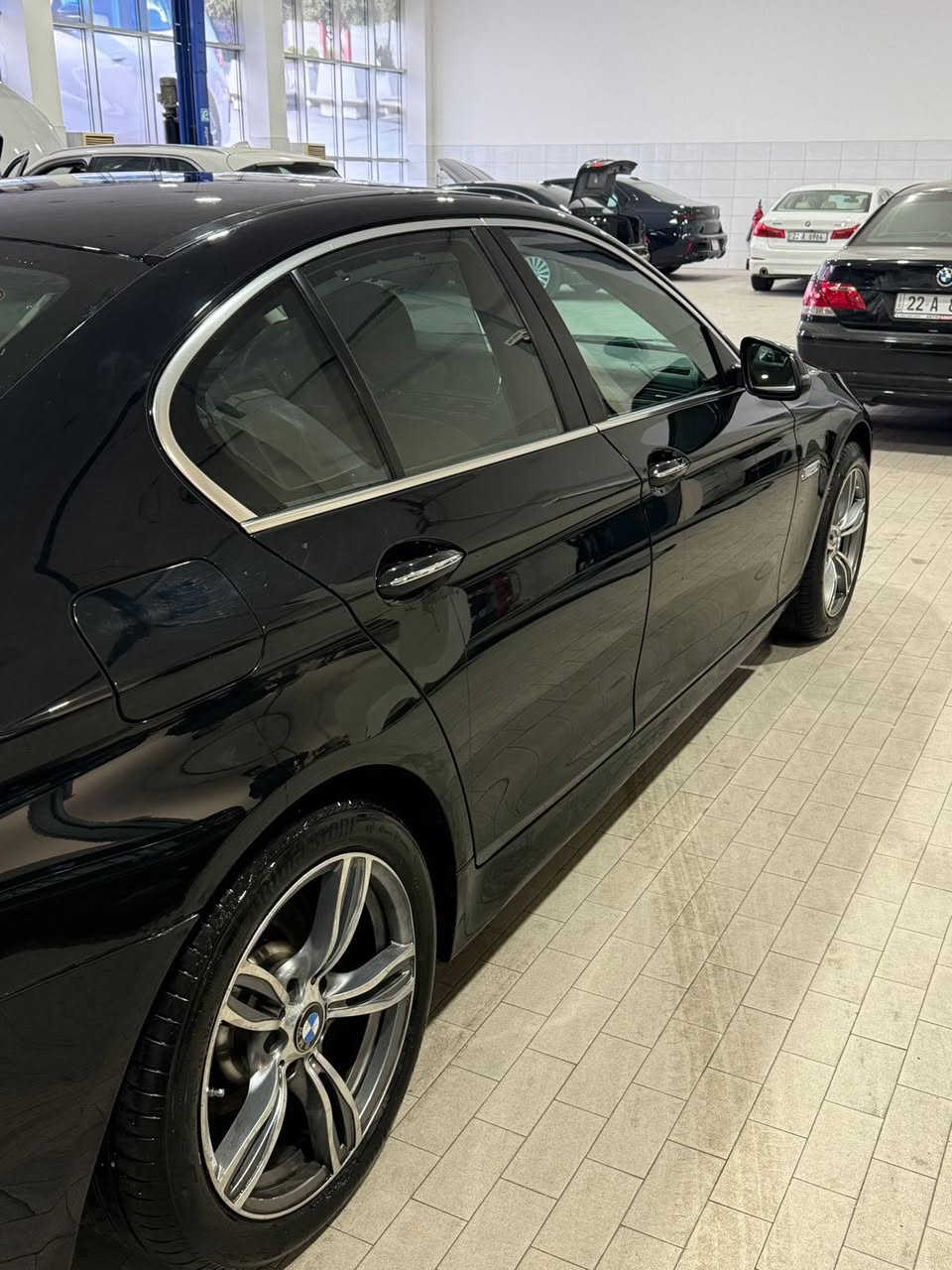 Bmw 528 2015 للبيع
خليجي وكالة العروش
4 سلندر ، محرك 2000 twin turbo ￼سوداء اللون
رقم سليمانية
كشنات جلد
ابواب شفط
كشنات كهرباء ذاكرة
فتحة
أطارات رن فلات
خمس بردات تحكم 
كير مكينة تبريد كهربائيات كلها وكالة العروش من اربيل
اربع انظمة قيادة
Eco / comfort / sport / sport+ كل نظام تتغير الشاشة مال الدشبول
قطعتين تبديل
السيارة جاهزة ونظيفه في وكالة العروش في اربيل الوكيل الحصري لشركة Bmw في العراق
للتواصل
***********
***********
السعر 18000$ وبيها مجال

