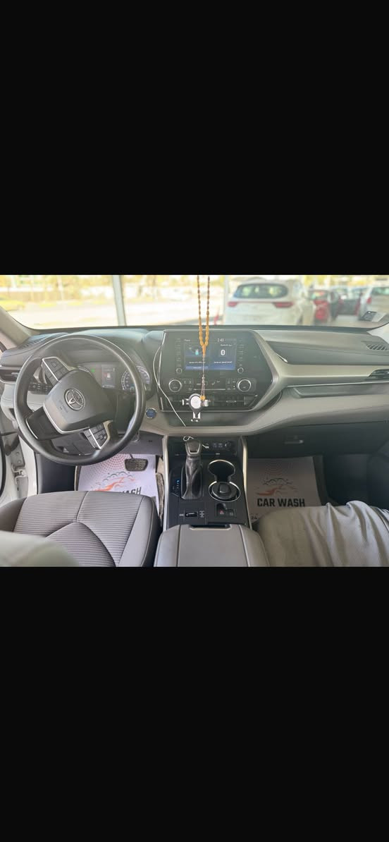 السلام وعليكم 
تيوتا هايلندر خليجية هايبرد وكالة عبداللطيف جميل موديل ٢٢ ماشية ٦٥ الف كيلو صبغ فقط الباب خلفي وربع دعامية امامية الباقي مكفولة سعر ٢٨ وبيه مجال حك جية العنوان بغداد

‭٠٧٨٨ ١٧٠ ٤٨٧٦‬
