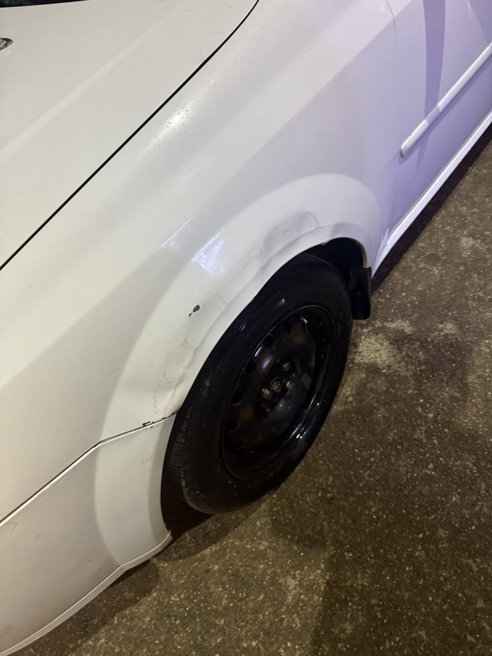 السلام عليكم اوبترا 2012 للبيع السياره نفس ما موضحه ب السونار السياره معروضه ب 90 وبيها مجال رقمها ديالى السيارة لا تبخير لا تنقيص جاهزة من كلشي وما مضروبه السياره الصبغ اثار جرد وبيها بارد بعده ما معمر ب الجاملغ مال السايق وموجود ب الصور للاستفسار اكثر *********** متواجد رصيد
