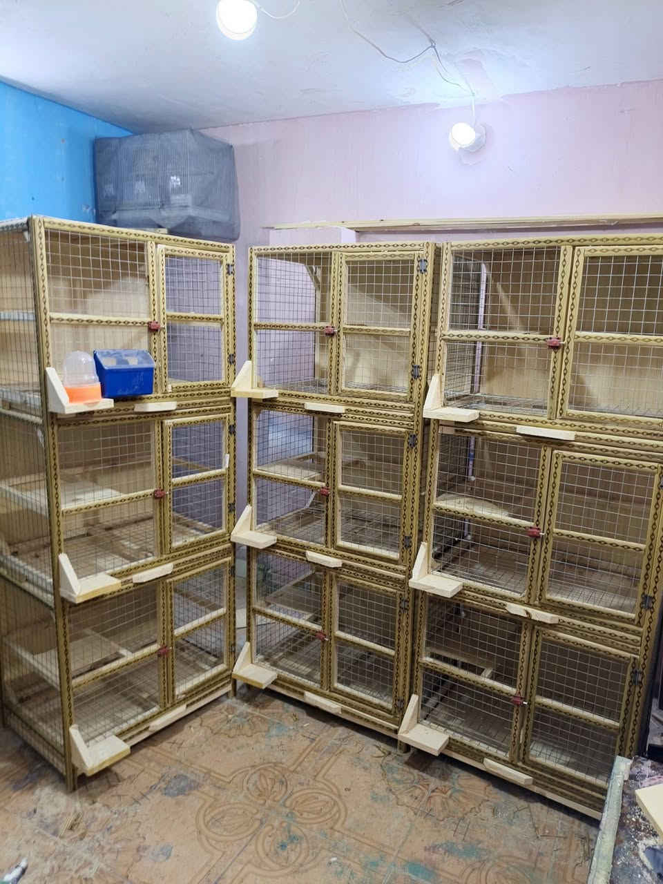 سلام عليكم
شغل اليوم خانات تبزير شغل عابر مرحله الدرجه اوله كدام عينك 
القياسات الوجه 70 
نزال 50 
ارتفاع مع الجرار 60 
سيم حديد جرار قبلمه نقشه معاس 4 ملم لوح  3 سم القطعه مكان طور ومعلف ومكان حاضنه بيض 
تفاصيل اكثر خاص او لاتصال عل الرقم ***********.   محمد
