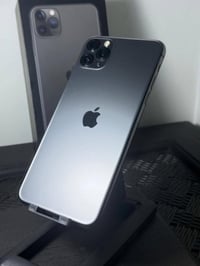 آيفون ١١ برو ماكس • ٥١٢ • قفل