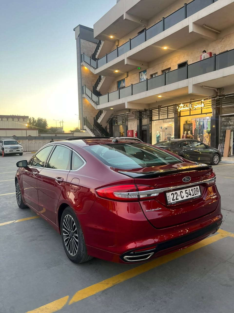 السلام عليكم
2000 تيربو 
فورد فيوجن تيتانيوم 2017 للبيع 
- السياره فول مواصفات  
- سلايد
- رادار امامي  و رادارات جانبيه 
- نقطة عمياء 
- تحديد مسار 
- قيادة ذاتيه 
- فول تحكمات ستيرن 
- كشنات جلد و كهرباء 
- فتحه 
- داخل 7 الوان 
- حساسات خلفيه 
- لايت لد زنون 
- تشغيل عن بعد 
و بعد مواصفات التيتانيوم المعروفه 
السياره رقم اربيل  باسمي تحويل ثاني يوم 
السيارة مالك واحد 
السياره ماشيه 139 الف 
حادث السياره جاملغ و بنيد مبدل و مصبوغ
مكاني الحارثيه
***********
