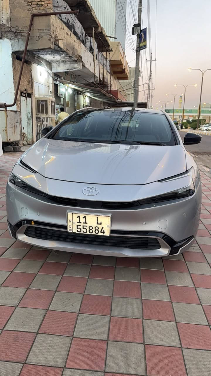 🚗 تويوتا بريوس برايم (Prius Prime) 2024 - فئة XSE للبيع 🚗
السلام عليكم شباب.. للبيع ملكة الاقتصاد والأناقة، تويوتا بريوس برايم موديل 2024، فئة XSE (أعلى مواصفات الفول ). تجي هايبرد وكهرباء وبانزين والسيارة ما شاء الله بحالة الوكالة وجاهزة من كلشي.

المواصفات والتفاصيل:
 الموديل: 2024.
 الماشية: 30 ألف ميل فقط (مشية حشمة ونظيفة).
 الفئة: XSE (سقف أسود بلونين بلادي، ويل حجم كبير المميز، لايتات LED الحديثة، داخلية لونين جلد شاشات ورادارات كاملة، وتحديد مسار).
 الرقم: رقم شبه مميز (55884)

🛠️ حالة السيارة والحادث:
السيارة صلاة على محمد،  نظيفة وما بيها أي نقص. حادثها بسيط جداً ومصلح تصليح درجة أولى (جاملغ خلفي وخشم الجاملغ الثاني)، تصليح ماله أي أثر، والسيارة حرة وجاهزة من كلشي.
💰 السعر المطلوب: 175 ورقة (17,500$) وبيه مجال للشرّاي الجاد 
📍 المكان : الأنبار - الفلوجة.
📞 للاستفسار والتواصل:
 آسيا: ***********
 زين: ***********
(أو المراسلة مباشرة على الخاص)
واني بلخدمه🤍

ملاحظة: السيارة جديدة صلاة على محمد، شغل واطلع لبغداد أو لأي مكان يعجبك وما تصرف عليها دينار واحد. الشراي الجاد يتصل وماراح نقصر وياه بالسعر بالشيء المعقول
