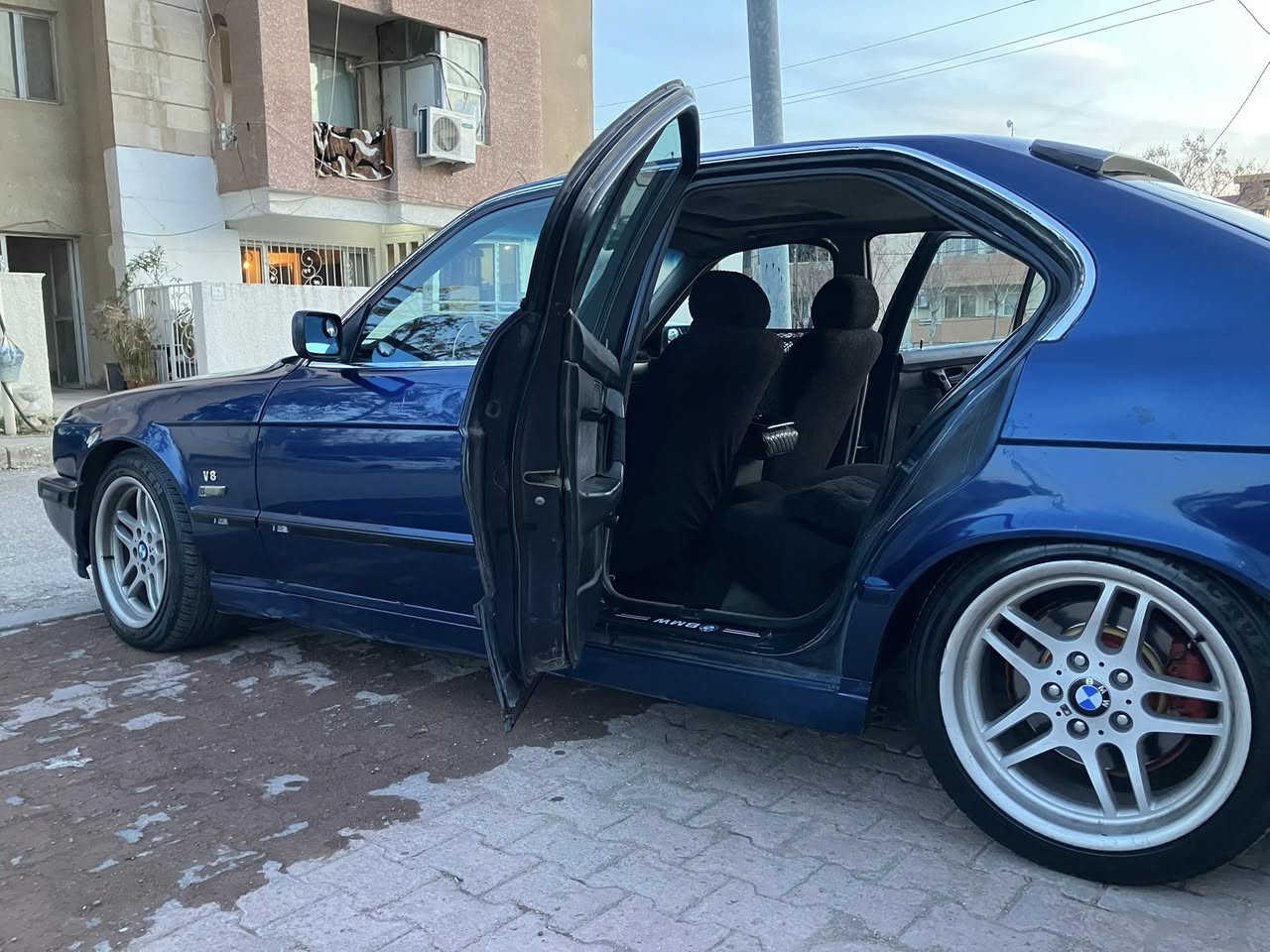 ماشاءالله ماشالله 🫀
سڵاو  525   BMW 🇩🇪١٩٩٥
گێر عادی
سلاید
دوو جام کارەبا
دەبڵ ئێرباگ
ڕەنگ نیلی تێر
لایت ئەڵقە و زینۆن
 پێشی M 
دوای M
چوار تایەی تازە M
 مەکینە  ٢٠ مەرغوب 
گێڕ و مەکینەی تازەیە بە شەرت
موس براوە بەشەرت
ئاڕمێکی سلێمانی لەگەڵە 
ناو سەیارە زۆۆر جوانە 
و مەکینەی زۆۆر بەهەڵمەتە. ماشالله 
بۆ نرخ چات  ***********
