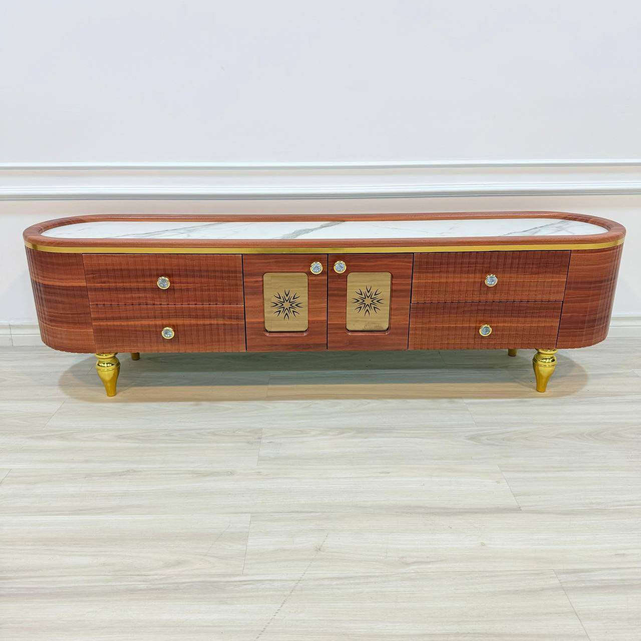 ميز بلازما قياس 160 سم 
ارتفاع 50 سم 
عمق 35 سم 

 
السعر 125 الف

توصيل داخل بغداد  5 اطراف 10 
جميع  المحافظات 25 الف 🚚🚛

موديل #ايراني 
بدون شد 🚫 بغداد, العراق


**إذا كنت صاحب هذا الإعلان وتريد حذفه لأي سبب، رجاءا أرسل رسالة إلى الدعم الفني**