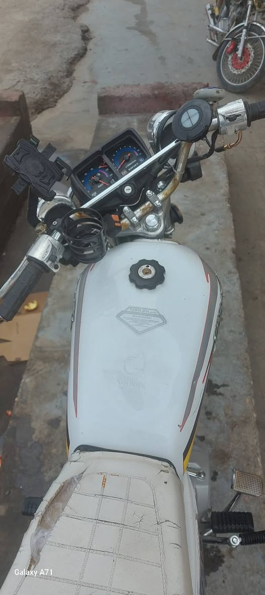 سلام عليكم دراجه تايكر 22 سونك باب اول برغغي ممفتوح دراجه حيل نضيفه 
مڪاني بعقوبه الباويه السعر 500 وبيها مجال قليل

***********
