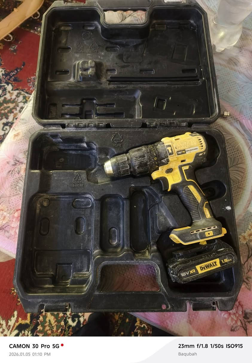 دريل ديوالت اصلي DSD778S2
للبيع للاستفسار الاتصال ***********
دريل وجنطه بدون بطاريه
